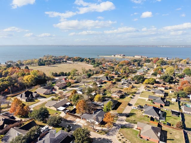 101 Gregory Drive, Heath, TX 75032