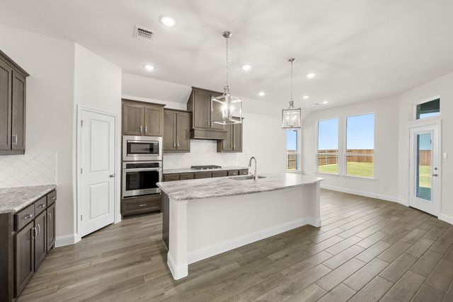 257 Pine Leaf Trail, Waxahachie, TX 75165