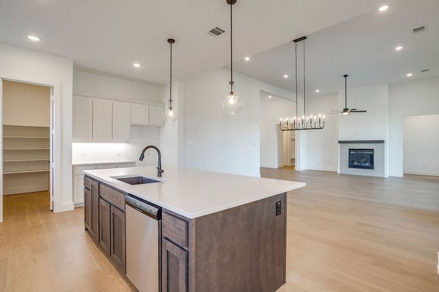 2240 Tutt Trail, Waxahachie, TX 75167