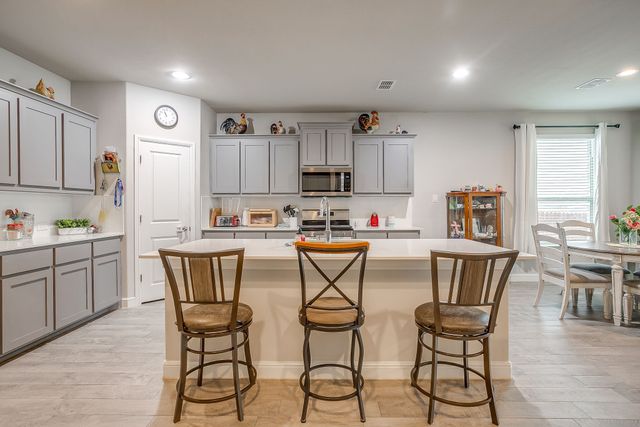 1824 Millbrae Road, Cleburne, TX 76033