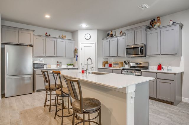 1824 Millbrae Road, Cleburne, TX 76033