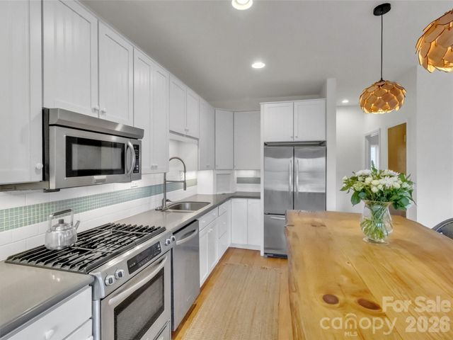 109 Paradise Circle, Clyde, NC 28721