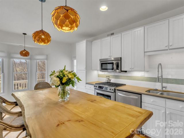 109 Paradise Circle, Clyde, NC 28721