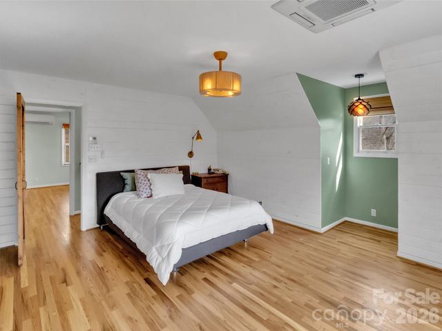 109 Paradise Circle, Clyde, NC 28721