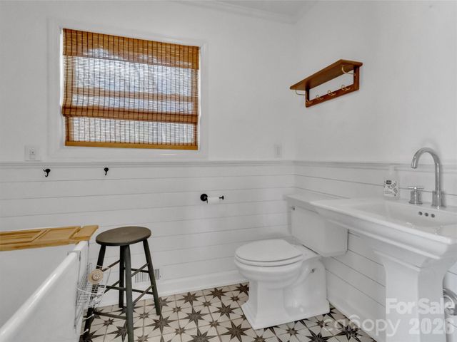 109 Paradise Circle, Clyde, NC 28721