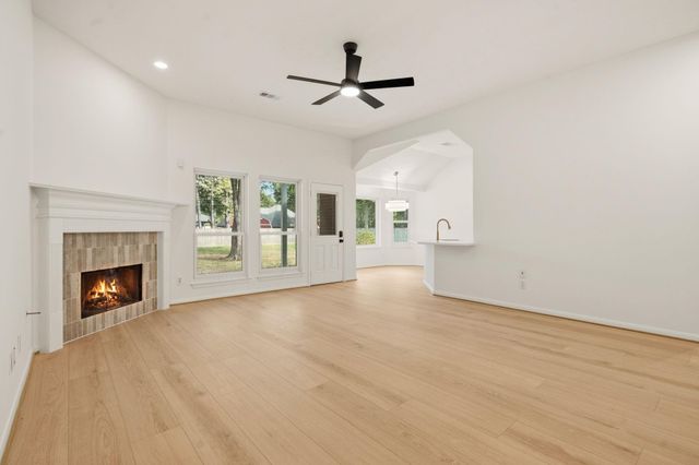 1002 Westwood North Drive, Magnolia, TX 77354