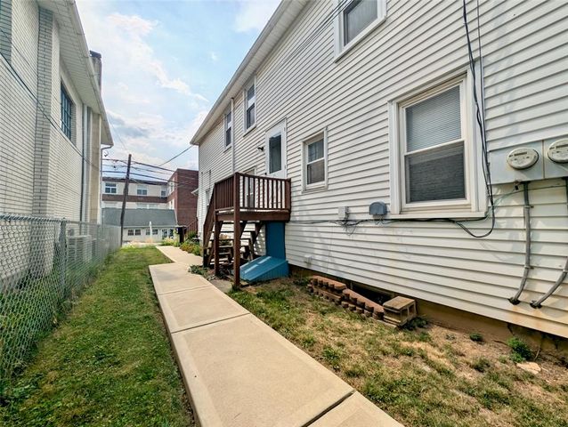 1083 Main Street 2nd Floor, Hellertown Boro, PA 18055
