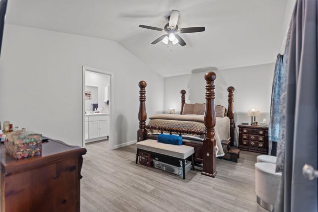 1106 Ripplewood Circle, Chandler, TX 75758