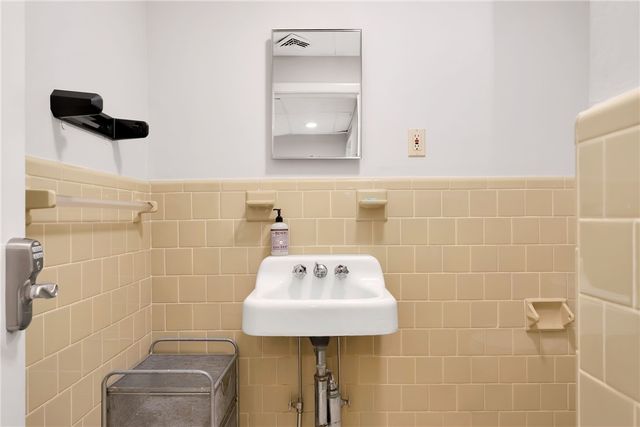 501 Angell Street 206, Providence, RI 02906