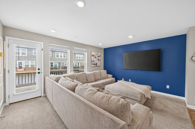781 Midtown Lane, New Brighton, MN 55112