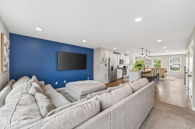 781 Midtown Lane, New Brighton, MN 55112