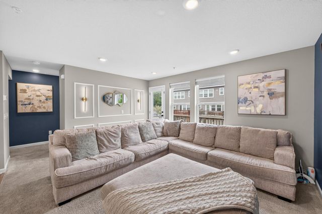 781 Midtown Lane, New Brighton, MN 55112