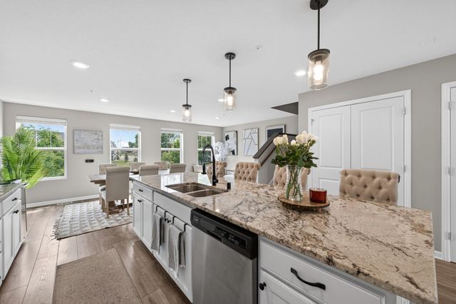 781 Midtown Lane, New Brighton, MN 55112