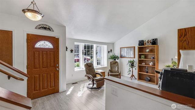 15514 19th Avenue Ct E, Tacoma, WA 98445