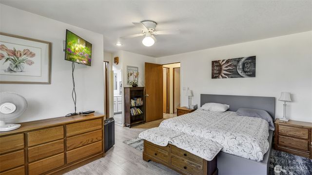 15514 19th Avenue Ct E, Tacoma, WA 98445