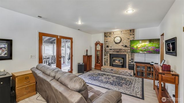 15514 19th Avenue Ct E, Tacoma, WA 98445