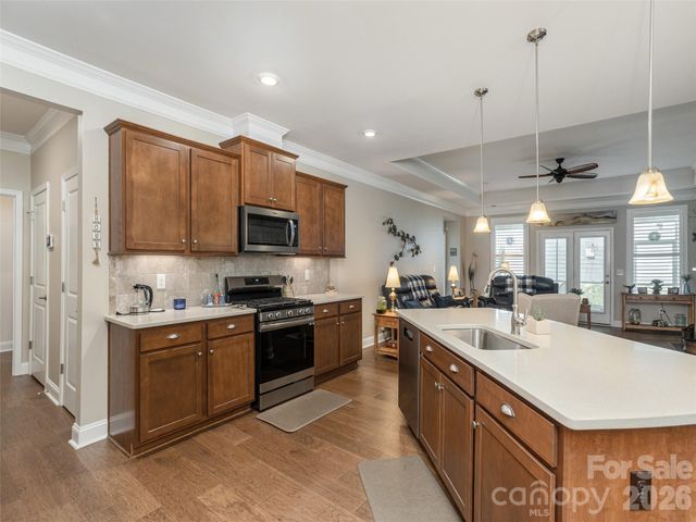 748 Summerfield Place, Flat Rock, NC 28731