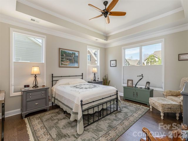 748 Summerfield Place, Flat Rock, NC 28731