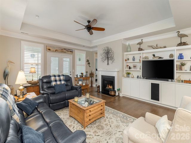 748 Summerfield Place, Flat Rock, NC 28731