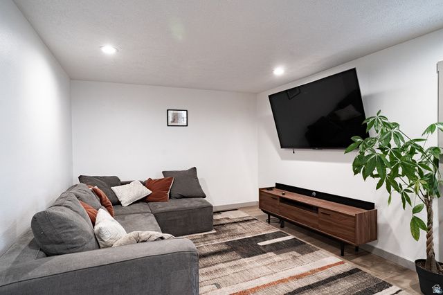 6070 S COUGAR LN, Kearns, UT 84118