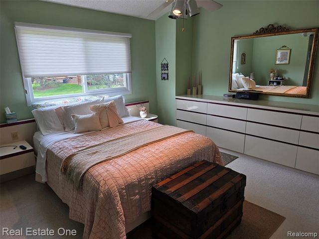 4201 Breckenridge Drive 74, West Bloomfield, MI 48322