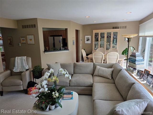 4201 Breckenridge Drive 74, West Bloomfield, MI 48322