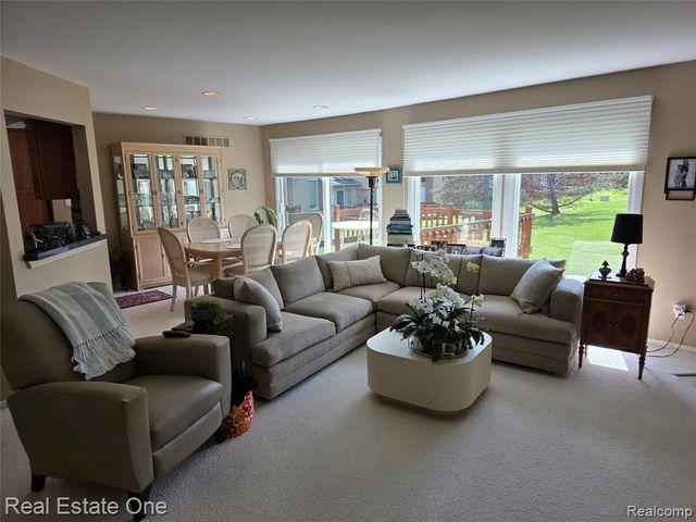 4201 Breckenridge Drive 74, West Bloomfield, MI 48322