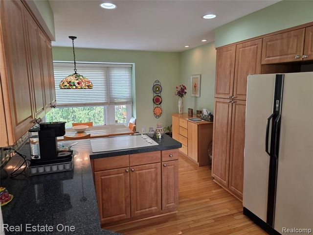 4201 Breckenridge Drive 74, West Bloomfield, MI 48322