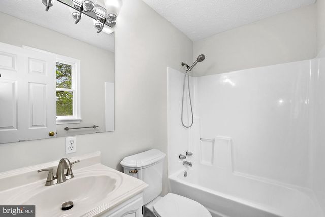187 VILLAGE CT, Winchester, VA 22602