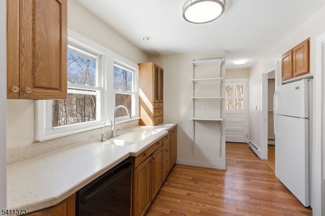 34 Isabelle Ave, Hopatcong Boro, NJ 07821