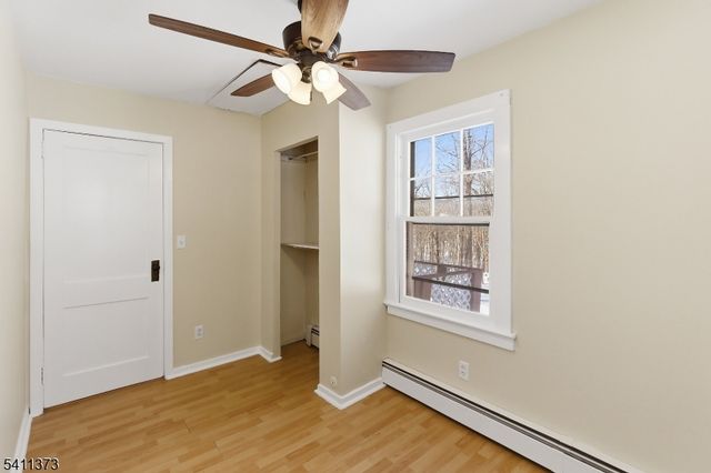 34 Isabelle Ave, Hopatcong Boro, NJ 07821