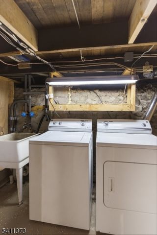 34 Isabelle Ave, Hopatcong Boro, NJ 07821