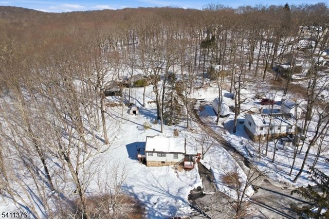 34 Isabelle Ave, Hopatcong Boro, NJ 07821