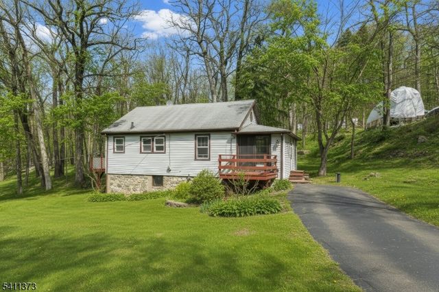 34 Isabelle Ave, Hopatcong Boro, NJ 07821