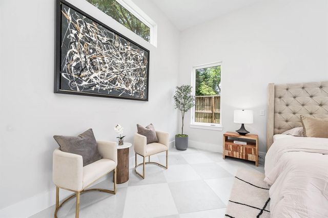 408 W 30th Street, Houston, TX 77018