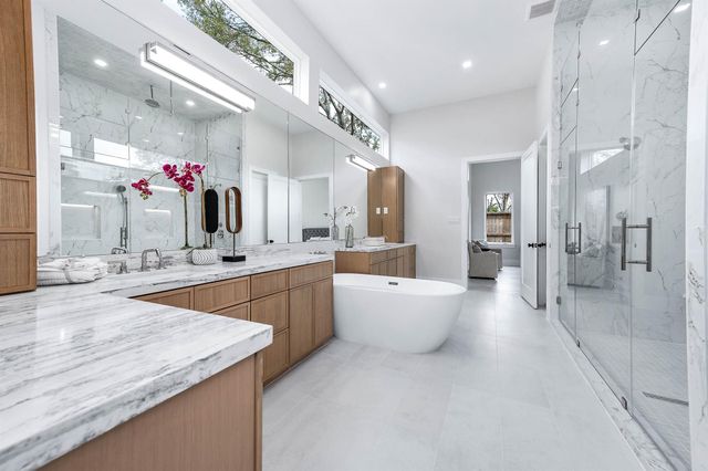 408 W 30th Street, Houston, TX 77018