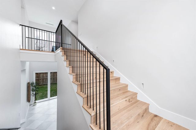 408 W 30th Street, Houston, TX 77018