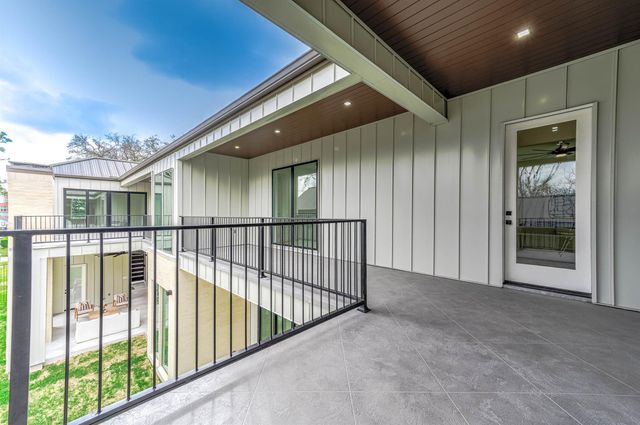 408 W 30th Street, Houston, TX 77018