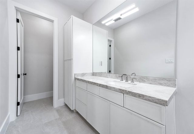408 W 30th Street, Houston, TX 77018