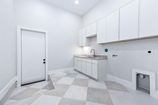408 W 30th Street, Houston, TX 77018