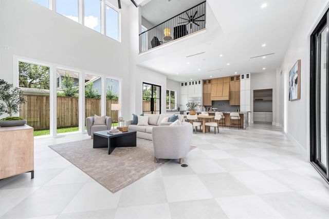 408 W 30th Street, Houston, TX 77018