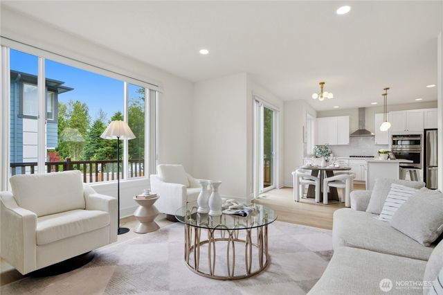 12516 NE 90th Street, Kirkland, WA 98033