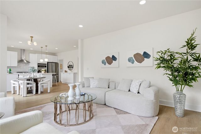 12516 NE 90th Street, Kirkland, WA 98033