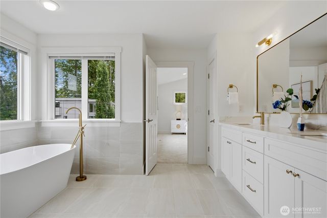 12516 NE 90th Street, Kirkland, WA 98033