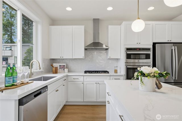 12516 NE 90th Street, Kirkland, WA 98033