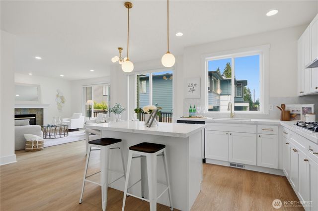 12516 NE 90th Street, Kirkland, WA 98033