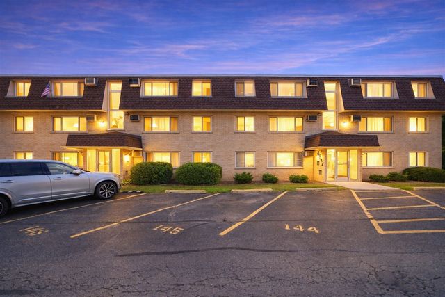 8812 Briar Court 2D, Des Plaines, IL 60016