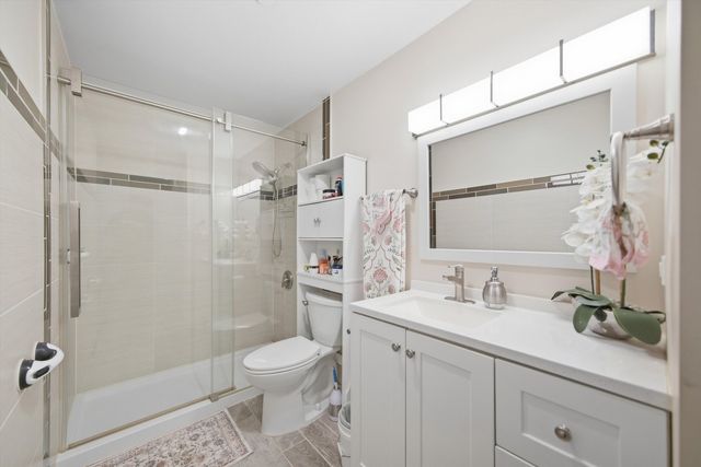 8812 Briar Court 2D, Des Plaines, IL 60016