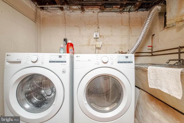 3027 LAVENDER AVE, Baltimore, MD 21234