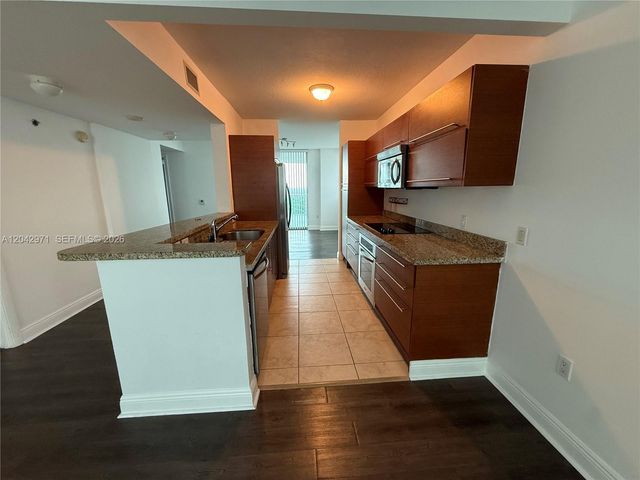 2681 N Flamingo Rd 2101S, Sunrise, FL 33323